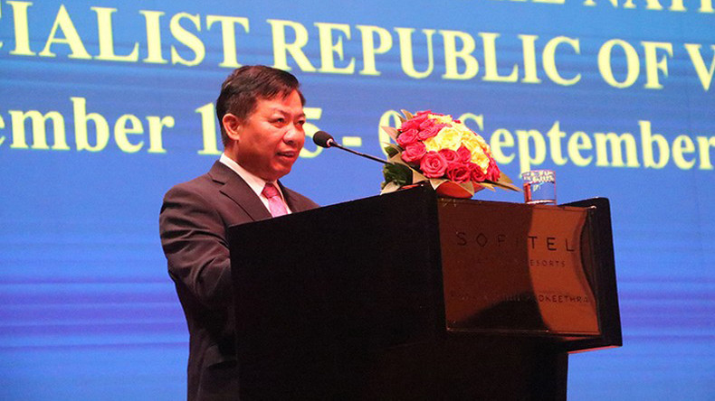 Посол Нгуен Хюи Танг выступает с речью. Фото: Нгуен Хиеп