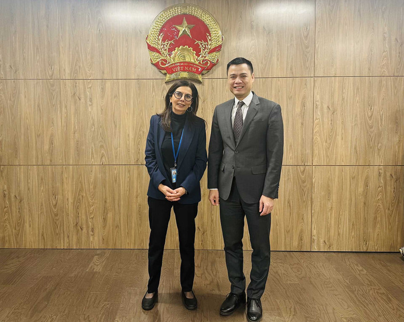 Посол Данг Хоанг Жанг и Специальный представитель Генерального секретаря ООН Наджат Маалла Мджид. Фото: baoquocte.vn Посол Данг Хоанг Жанг и Специальный представитель Генерального секретаря ООН Наджат Маалла Мджид. Фото: baoquocte.vn