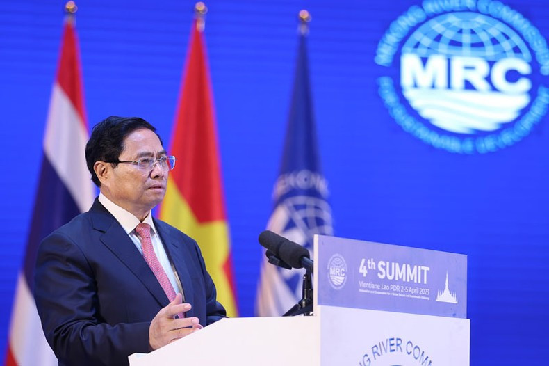 Премьер-министр Фам Минь Тьинь выступает на саммите. Фото: Нят Бак Премьер-министр Фам Минь Тьинь выступает на саммите. Фото: Нят Бак