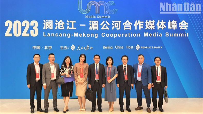 Представители вьетнамских пресс-агентств на мероприятии. Представители вьетнамских пресс-агентств на мероприятии.