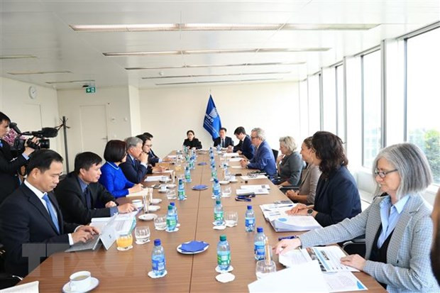 Рабочая встреча вьетнамской делегации с Заместителем генерального директора ВОИС Сильви Форбин. Фото: ВИА Рабочая встреча вьетнамской делегации с Заместителем генерального директора ВОИС Сильви Форбин. Фото: ВИА