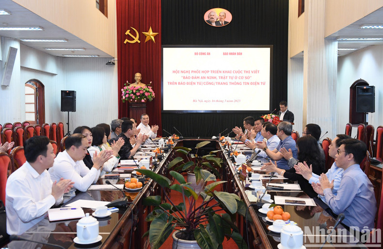 Общий вид конференции. Общий вид конференции.