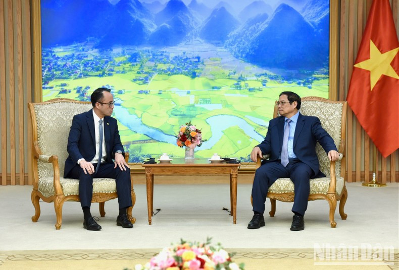 Премьер-министр Фам Минь Тьинь и Генеральный секретарь АПО Индра Прадана Сингавината. Фото: Чан Хай Премьер-министр Фам Минь Тьинь и Генеральный секретарь АПО Индра Прадана Сингавината. Фото: Чан Хай