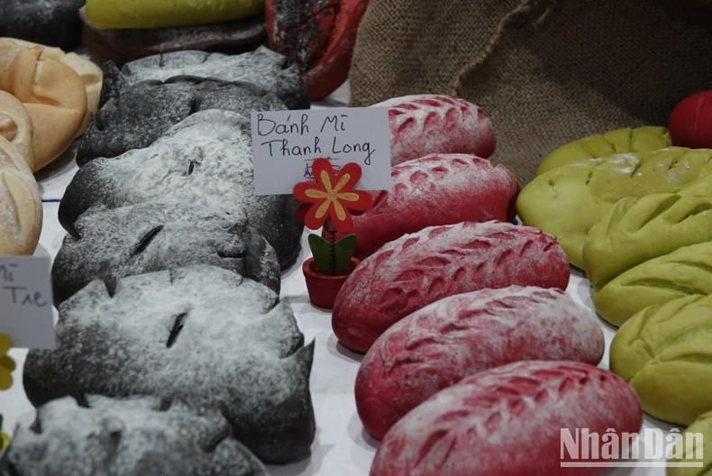 На фестивале представлено много разных видов «баньми». На фестивале представлено много разных видов «баньми».