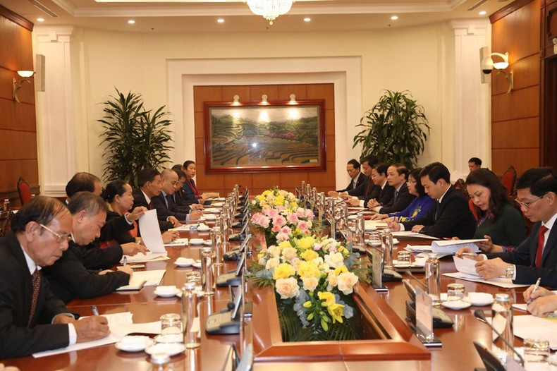 Общий вид переговоров. Общий вид переговоров.