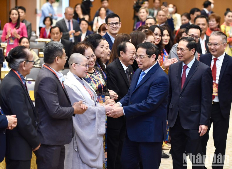 Премьер-министр Фам Минь Тьинь на встрече. Фото: Чан Хай Премьер-министр Фам Минь Тьинь на встрече. Фото: Чан Хай