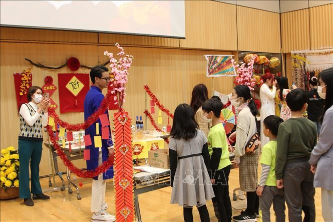 В рамках фестиваля прошли художественная программа и представление народных игр Вьетнама. Фото: ВИА В рамках фестиваля прошли художественная программа и представление народных игр Вьетнама. Фото: ВИА
