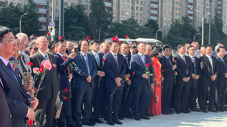 Участники церемонии. Фото: Суан Хынг