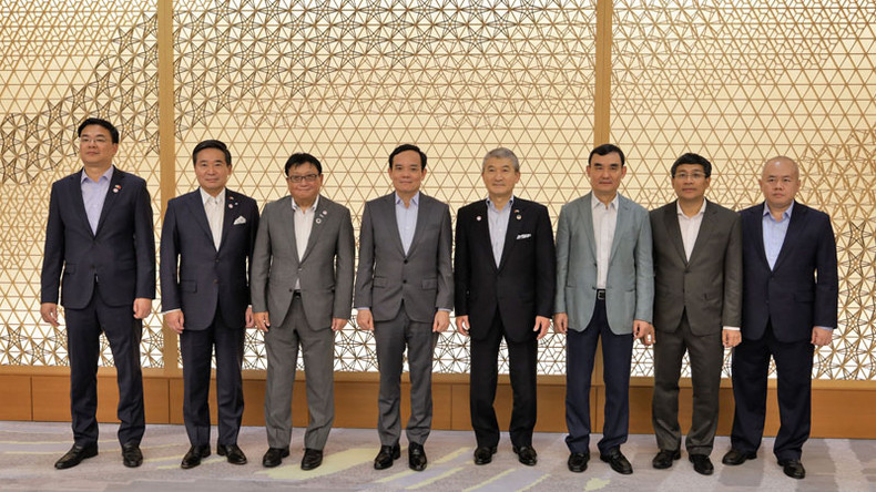 Вице-премьер Чан Лыу Куанг на встрече с сопредседателями Вьетнамско-японского комитета по экономическому сотрудничеству KEIDANREN. Фото: МИД Вьетнама