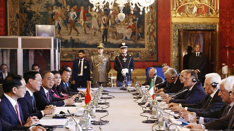 Президент Во Ван Тхыонг и Президент Италии Серджо Маттарелла на переговорах. Фото: ВИА Президент Во Ван Тхыонг и Президент Италии Серджо Маттарелла на переговорах. Фото: ВИА