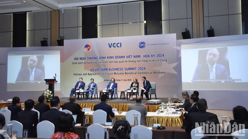 Общий вид Вьетнамско-американского бизнес-саммита. Фото: Чан Хай Общий вид Вьетнамско-американского бизнес-саммита. Фото: Чан Хай
