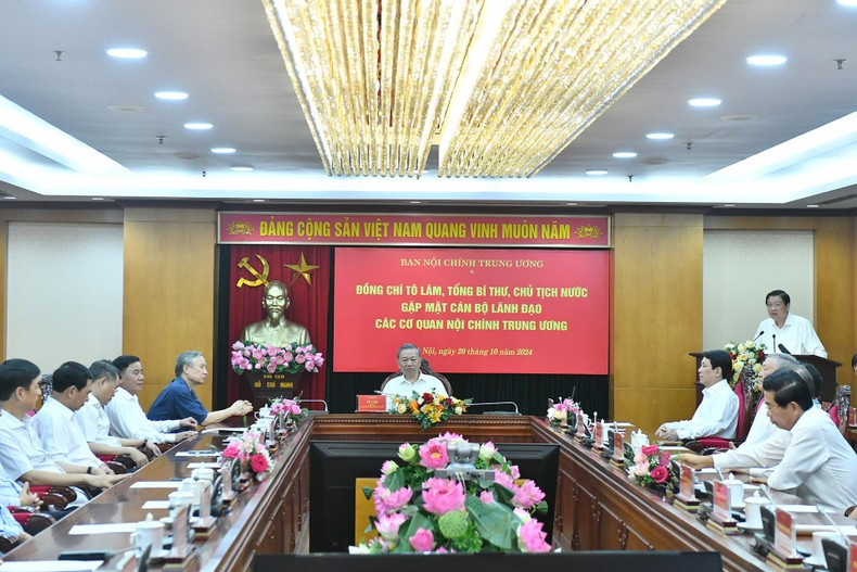 Общий вид встречи. Фото: Данг Кхоа Общий вид встречи. Фото: Данг Кхоа