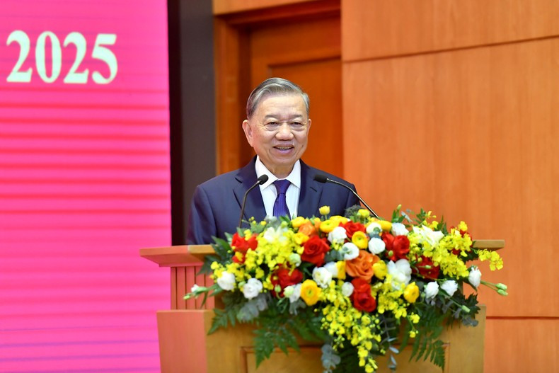 Генеральный секретарь ЦК КПВ То Лам выступает с речью. Фото: Данг Кхоа