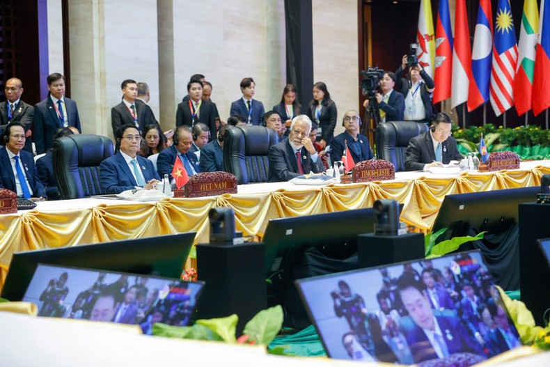 Премьер-министр Вьетнама Фам Минь Тьинь на 25-м саммите АСЕАН-Южная Корея. Фото: VGP Премьер-министр Вьетнама Фам Минь Тьинь на 25-м саммите АСЕАН-Южная Корея. Фото: VGP