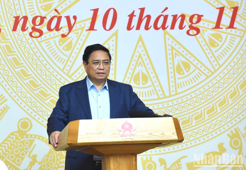 Премьер-министр Фам Минь Тьинь выступает с речью. Фото: Чан Хай Премьер-министр Фам Минь Тьинь выступает с речью. Фото: Чан Хай