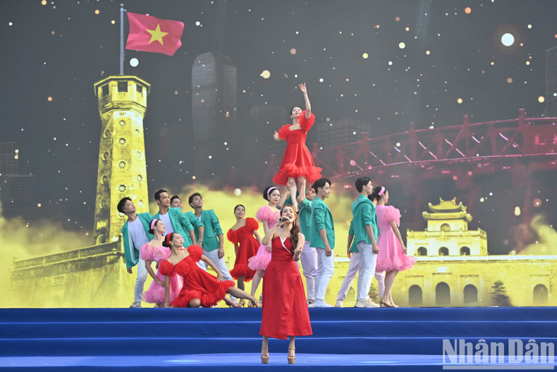 Художественный номер в рамках церемонии открытия фестиваля. Художественный номер в рамках церемонии открытия фестиваля.