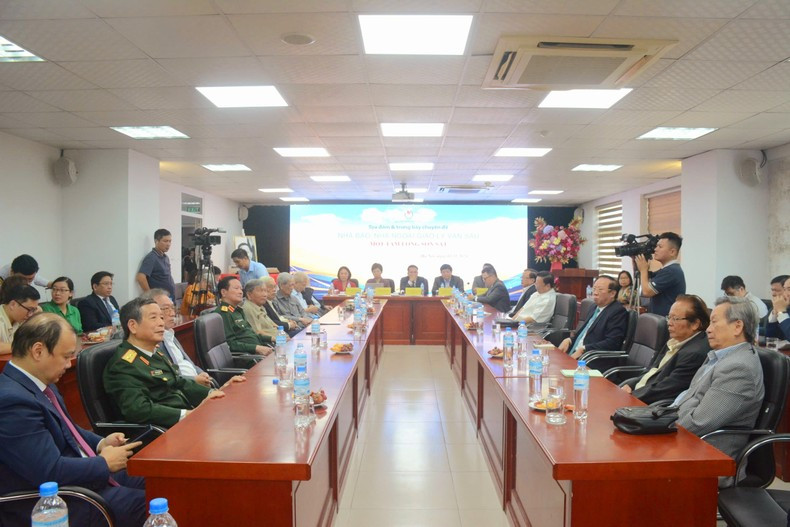 Участники беседы. Фото: Х.Хоанг Участники беседы. Фото: Х.Хоанг