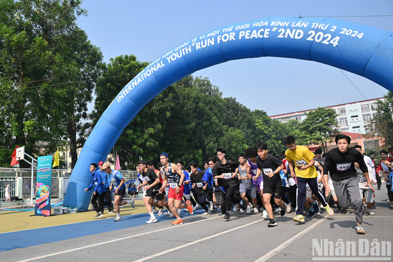 Международный дружественный марафон для молодых людей «За мир во всем мире». Международный дружественный марафон для молодых людей «За мир во всем мире».
