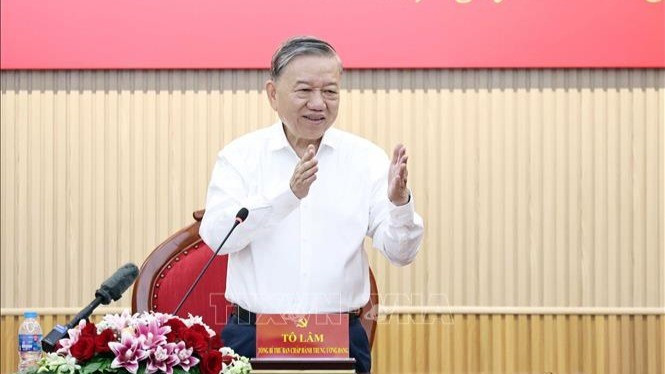 Генеральный секретарь ЦК КПВ То Лам выступает с речью. Фото: ВИА