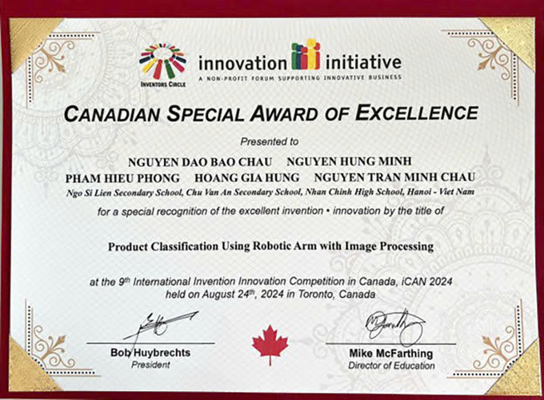 Специальная награда для группы учащихся средней школы имени Нго Ши Лиен, средней школы имени Тьу Ван Ана и средней школы Нянтьинь. Специальная награда для группы учащихся средней школы имени Нго Ши Лиен, средней школы имени Тьу Ван Ана и средней школы Нянтьинь.