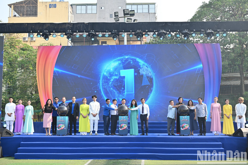 Церемония открытия Международного молодежного фестиваля. Церемония открытия Международного молодежного фестиваля.