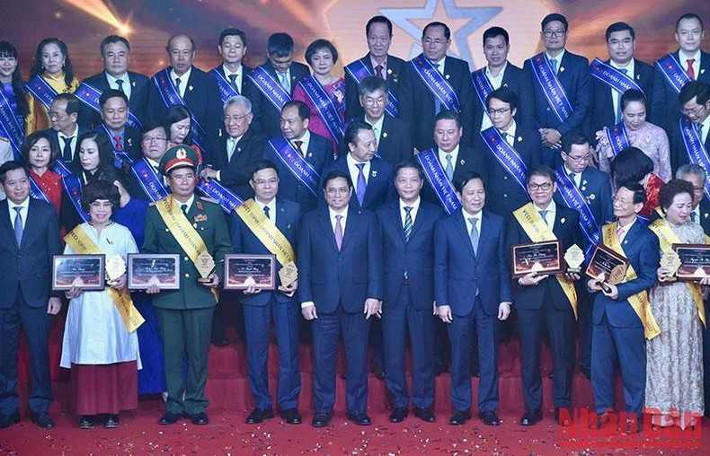 Премьер-министр Фам Минь Тьинь на церемонии. Фото: Чан Хай Премьер-министр Фам Минь Тьинь на церемонии. Фото: Чан Хай