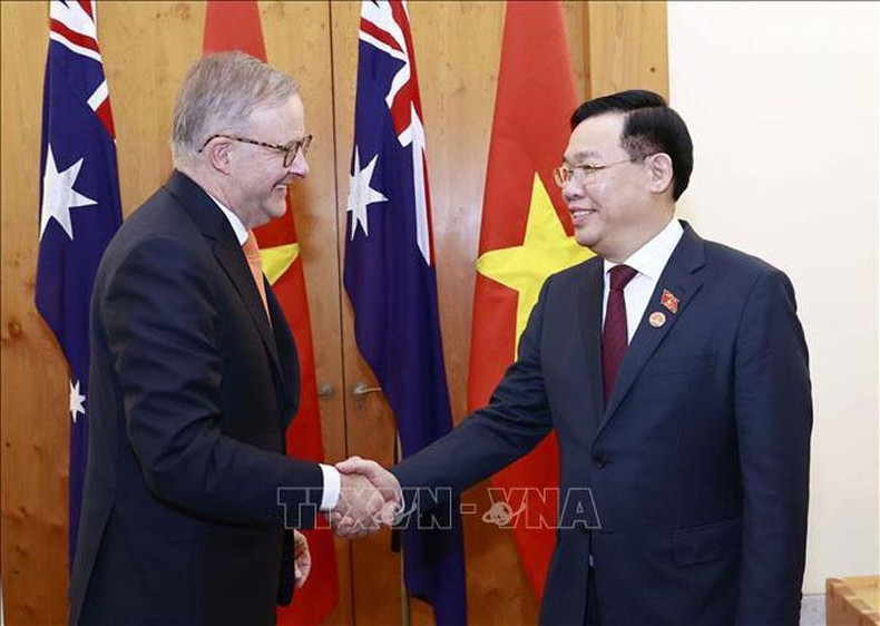 Председатель НС Вьетнама Выонг Динь Хюэ и Премьер-министр Австралии Энтони Альбанезе. Фото: ВИА Председатель НС Вьетнама Выонг Динь Хюэ и Премьер-министр Австралии Энтони Альбанезе. Фото: ВИА