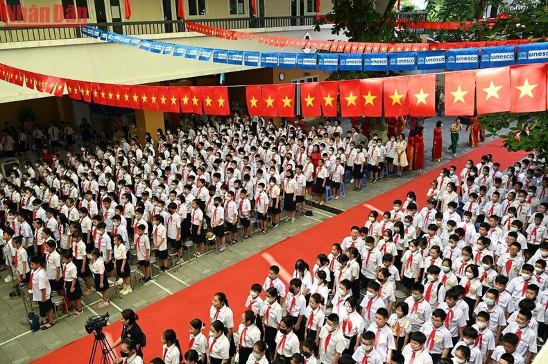 Церемония открытия нового учебного года 2022-2023 в начальной школе им. Нго Ши Лиен. Церемония открытия нового учебного года 2022-2023 в начальной школе им. Нго Ши Лиен.