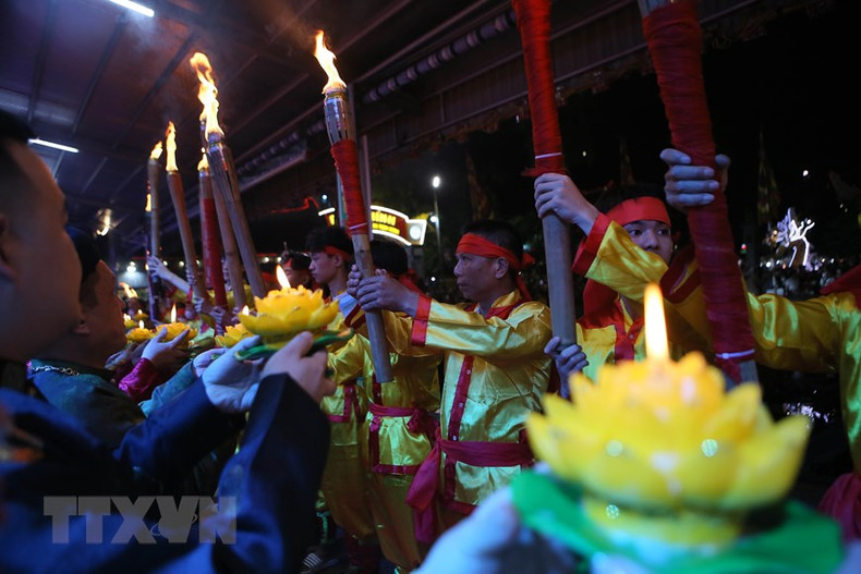 Огни переданы в факелы. Огни переданы в факелы.