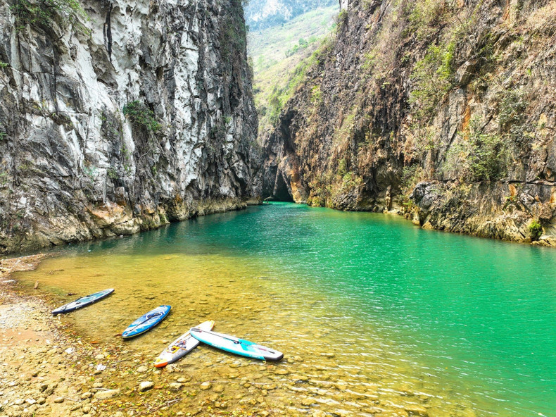 Пропасть Кхаувай чиста и до сих пор сохранила свою девственную красоту. Это подходящее место для тех, кто любит исследовать новые земли и хочет уединения. Пропасть Кхаувай чиста и до сих пор сохранила свою девственную красоту. Это подходящее место для тех, кто любит исследовать новые земли и хочет уединения.