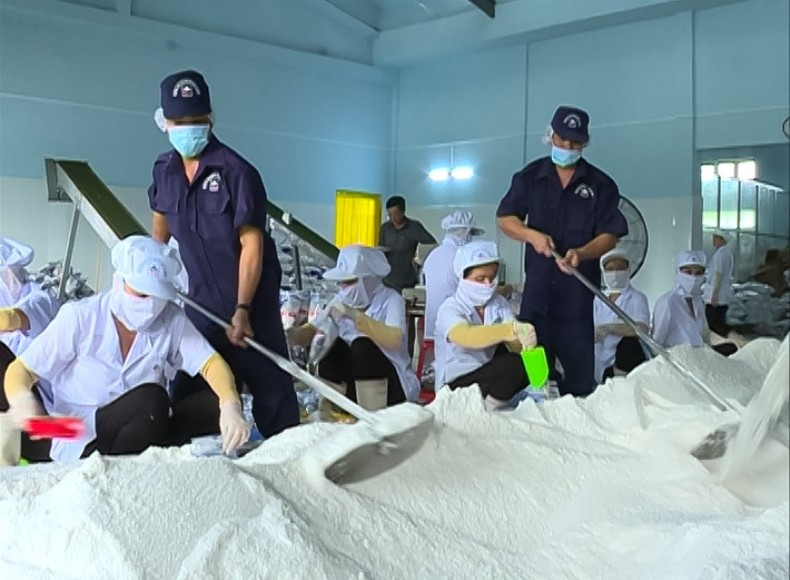 Один из заводов во переработке соли в Баклиеу. Один из заводов во переработке соли в Баклиеу.