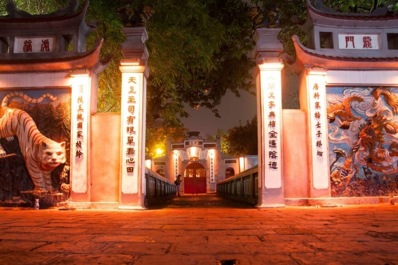 Храм Нгокшон. Фото: tripzilla.com Храм Нгокшон. Фото: tripzilla.com