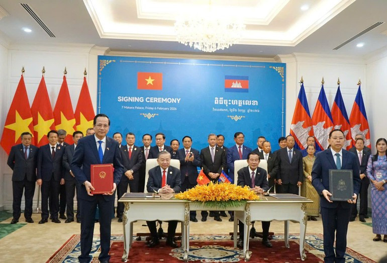 Подписание Соглашения о сотрудничестве между Министерством по делам этнических меньшинств и религий Вьетнама и Министерством по делам религий и ритуалов Камбоджи.