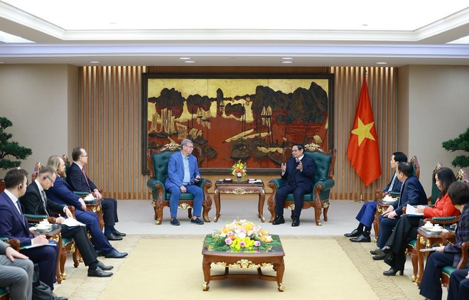 Премьер-министр Фам Минь Тьинь принял Владимира Евтушенкова — основателя АФК «Система». (Фото: ВИА)