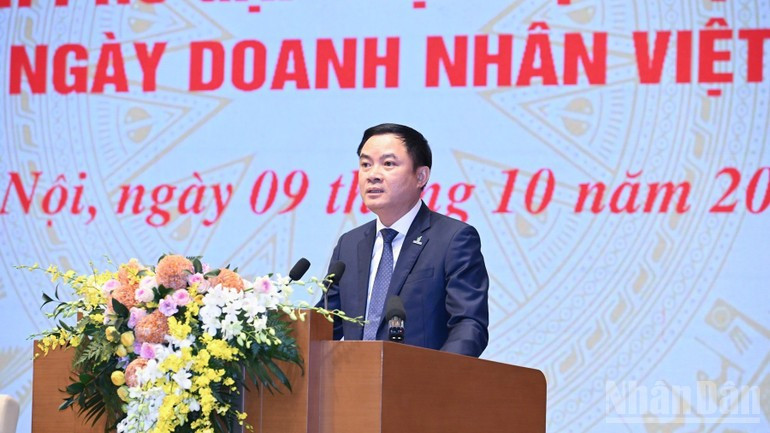 Генеральный директор Petrovietnam Ле Нгок Шон выступает с речью на конференции. Фото: Чан Хай