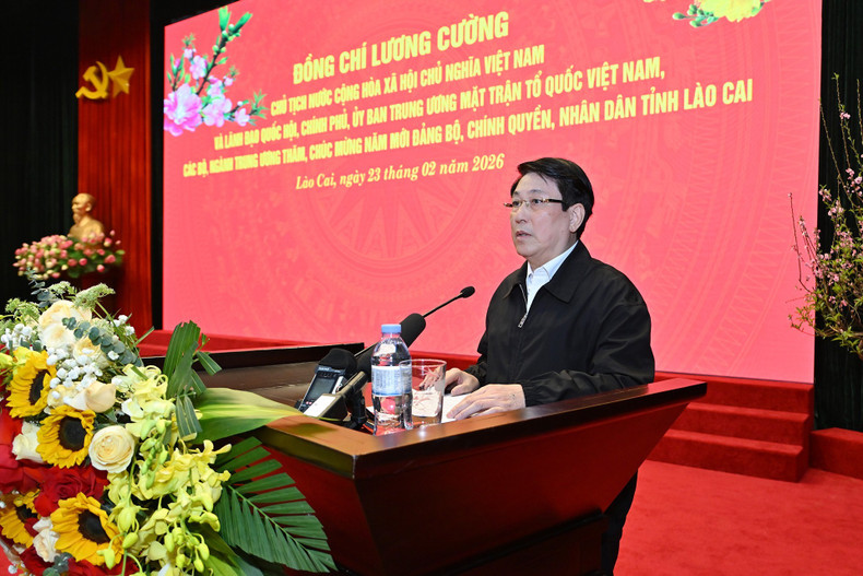 Президент Лыонг Кыонг выступает с речью на церемонии.