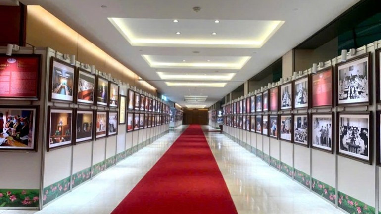 Экспозиционное пространство выставки «Национальное собрание Вьетнама – 80 лет вместе с народом».