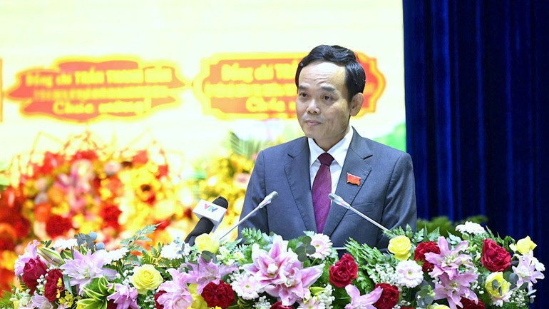 Товарищ Чан Лыу Куанг выступает с руководящей речью.