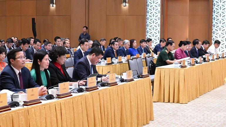 Руководители и делегаты на конференции. Фото: Чан Хай