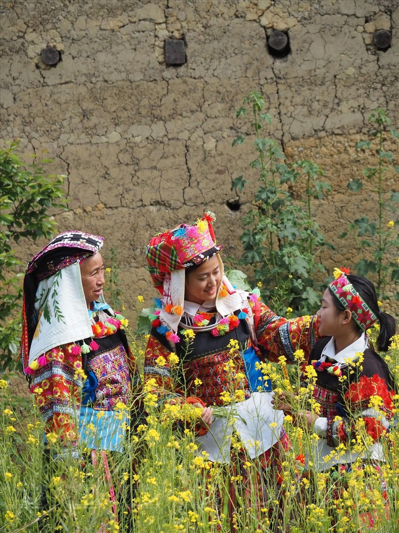 07-lo-lo-chai-village.jpg
