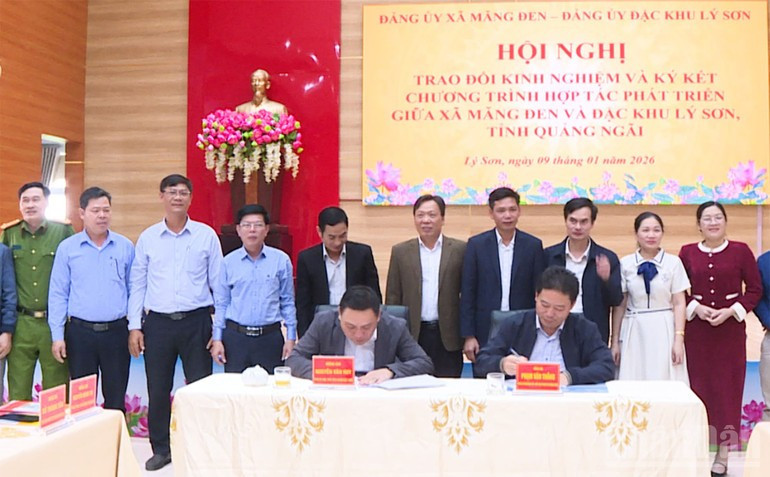 Руководство особого района Лишон и общины Мангден подписывают соглашение о сотрудничестве в развитии экотуризма в лесах и на островах.