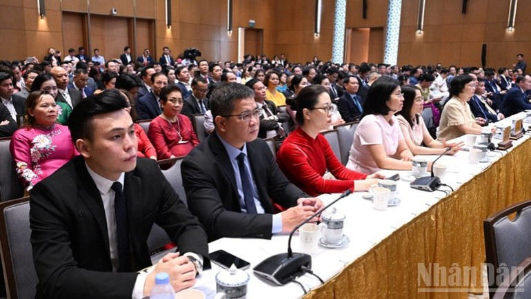 Делегаты — представители предприятий на конференции. Фото: Чан Хай