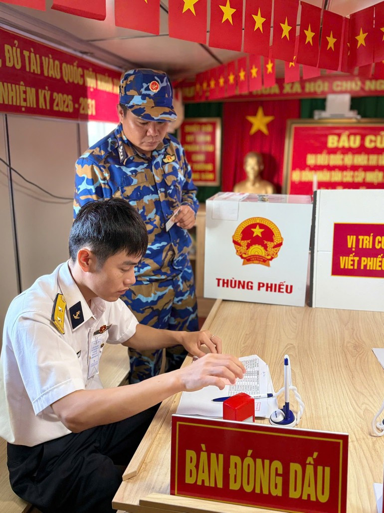 Проставление печати о завершении процедуры голосования.