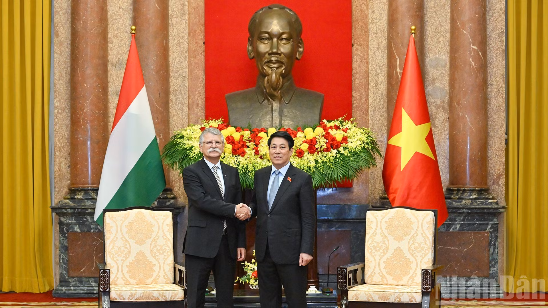 Президент Лыонг Кыонг и Председатель НС Венгрии Кевер Ласло.