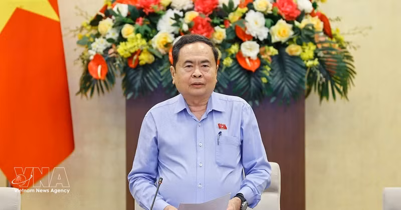 Председатель Национального собрания Чан Тхань Ман выступает на закрытии заседания. Фото: ВИА