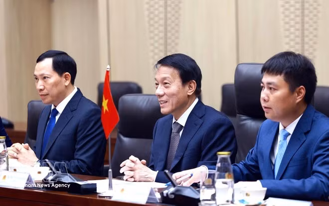 Генерал армии Лыонг Там Куанг, министр общественной безопасности, выступает. Фото: ВИА