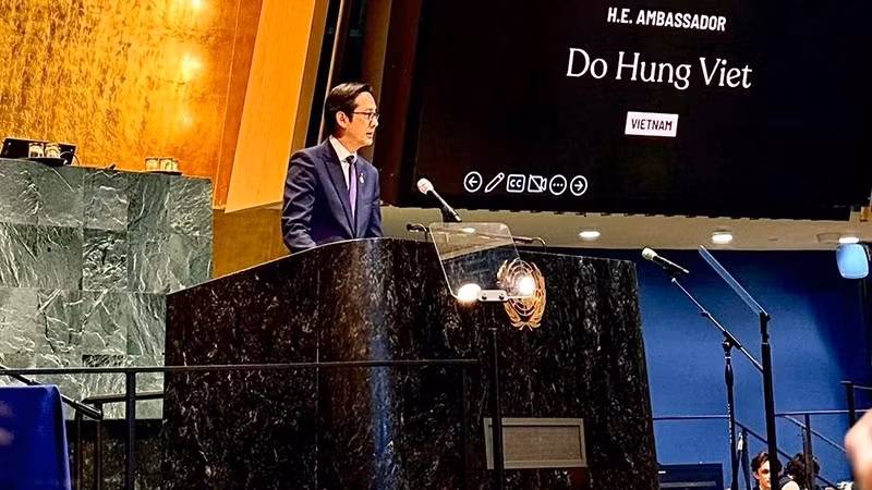 Посол До Хунг Вьет – Глава Постоянной миссии Вьетнама при ООН выступает на мероприятии. Фото: baoquocte.vn