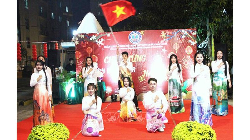 Художественный номер в рамках программы «Студенческий праздник Тэт – Встреча Нового года Бинь Нго 2026». Фото: ВИА