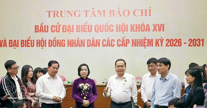 Председатель Национального собрания Чан Тхань Ман посетил и выступил в Пресс-центре в здании Национального собрания (Ханой). Фото: ВИА