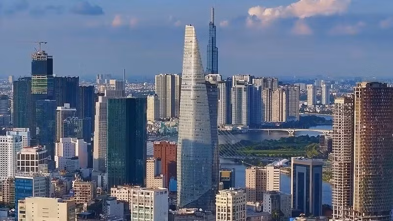 В 2026 году город Хошимин сосредоточит ресурсы на ключевых инфраструктурных объектах, создавая новый импульс для экономического роста. Фото: Тунг Ань 